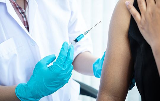 Who should get a <span> flu shot